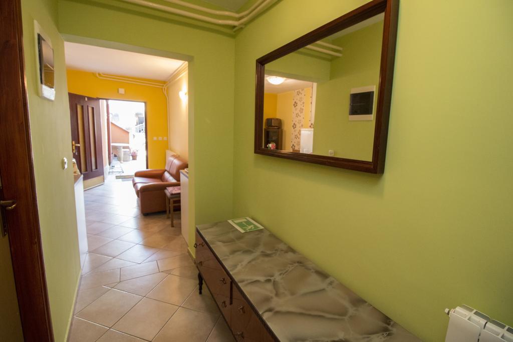 Apartments Grace Ровин Екстериор снимка